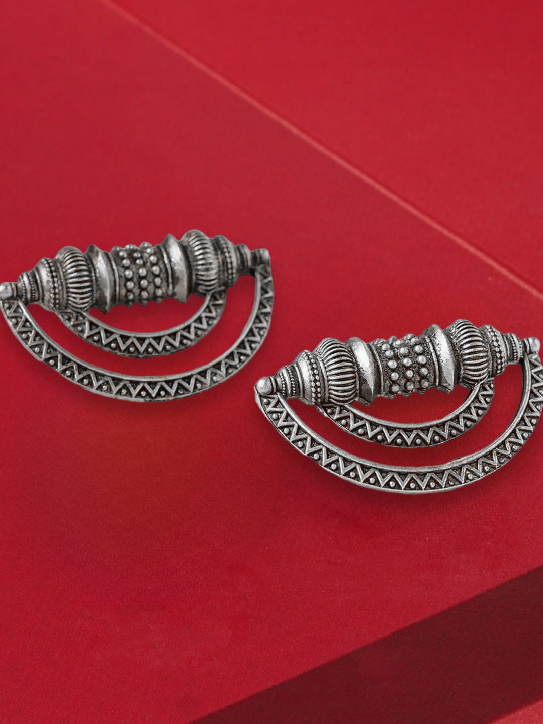 

OOMPH Contemporary Studs Earrings, Silver