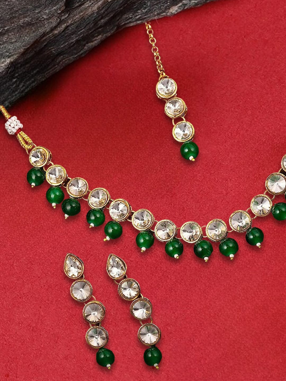 

OOMPH Kundan-Studded & Beaded Jewellery Set, Gold
