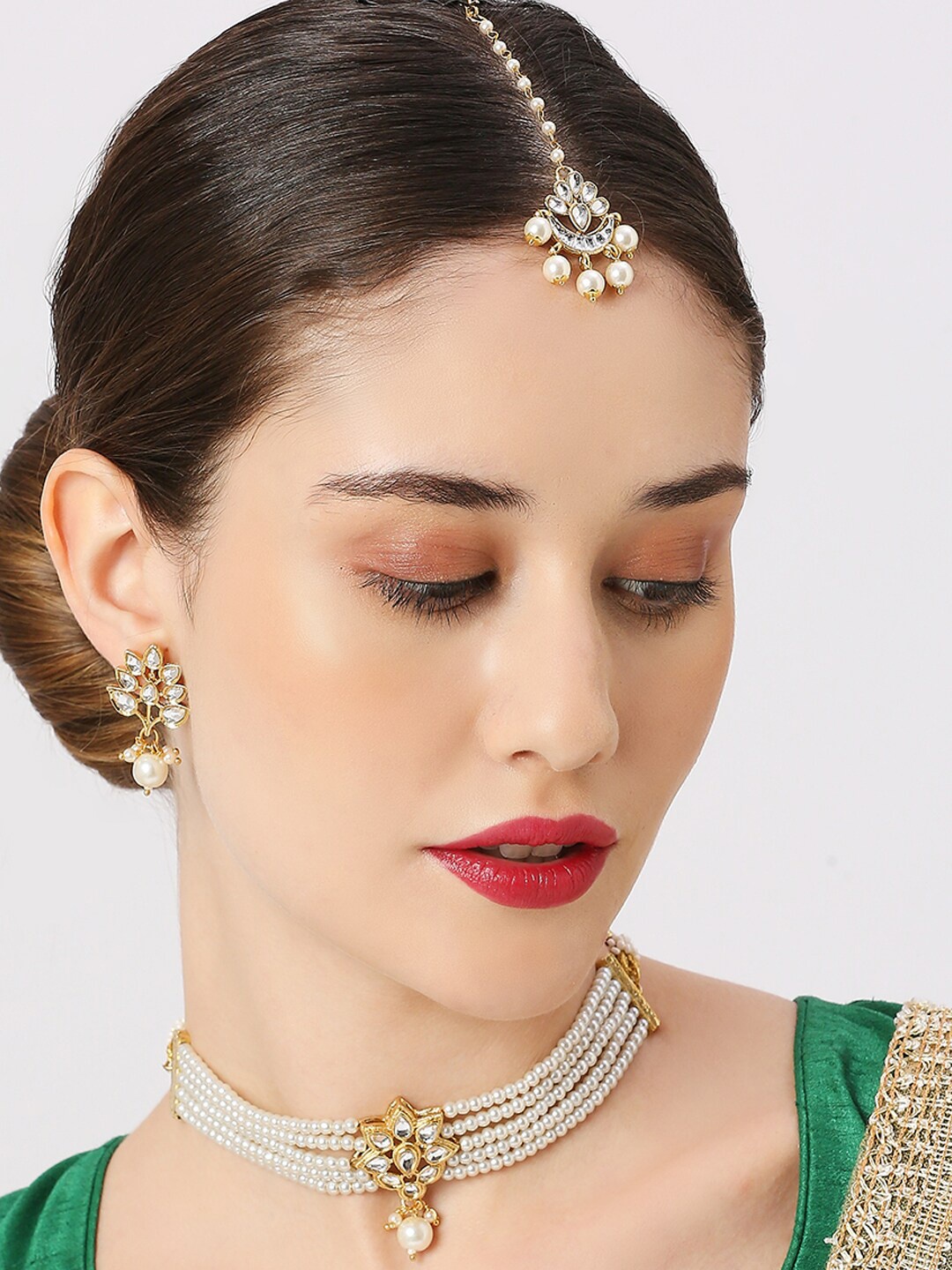 

OOMPH Kundan-Studded & Pearls Beaded Jewellery Set, Gold