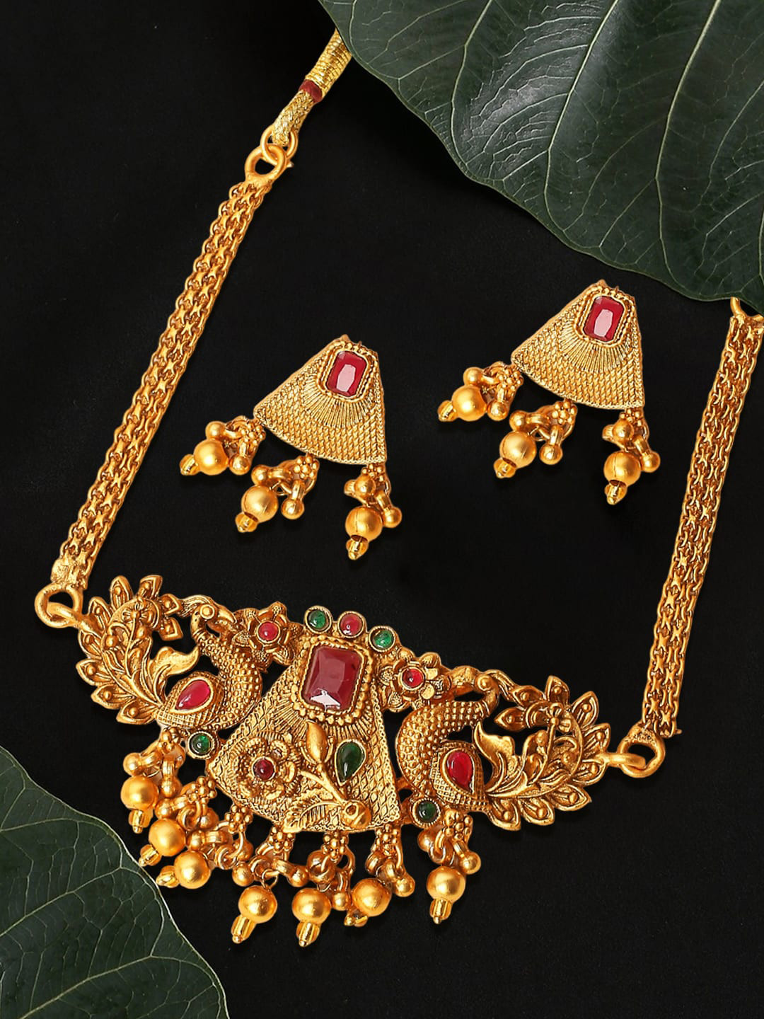 

OOMPH Gold-Plated Stone-Studded & Beaded Jewellery Set