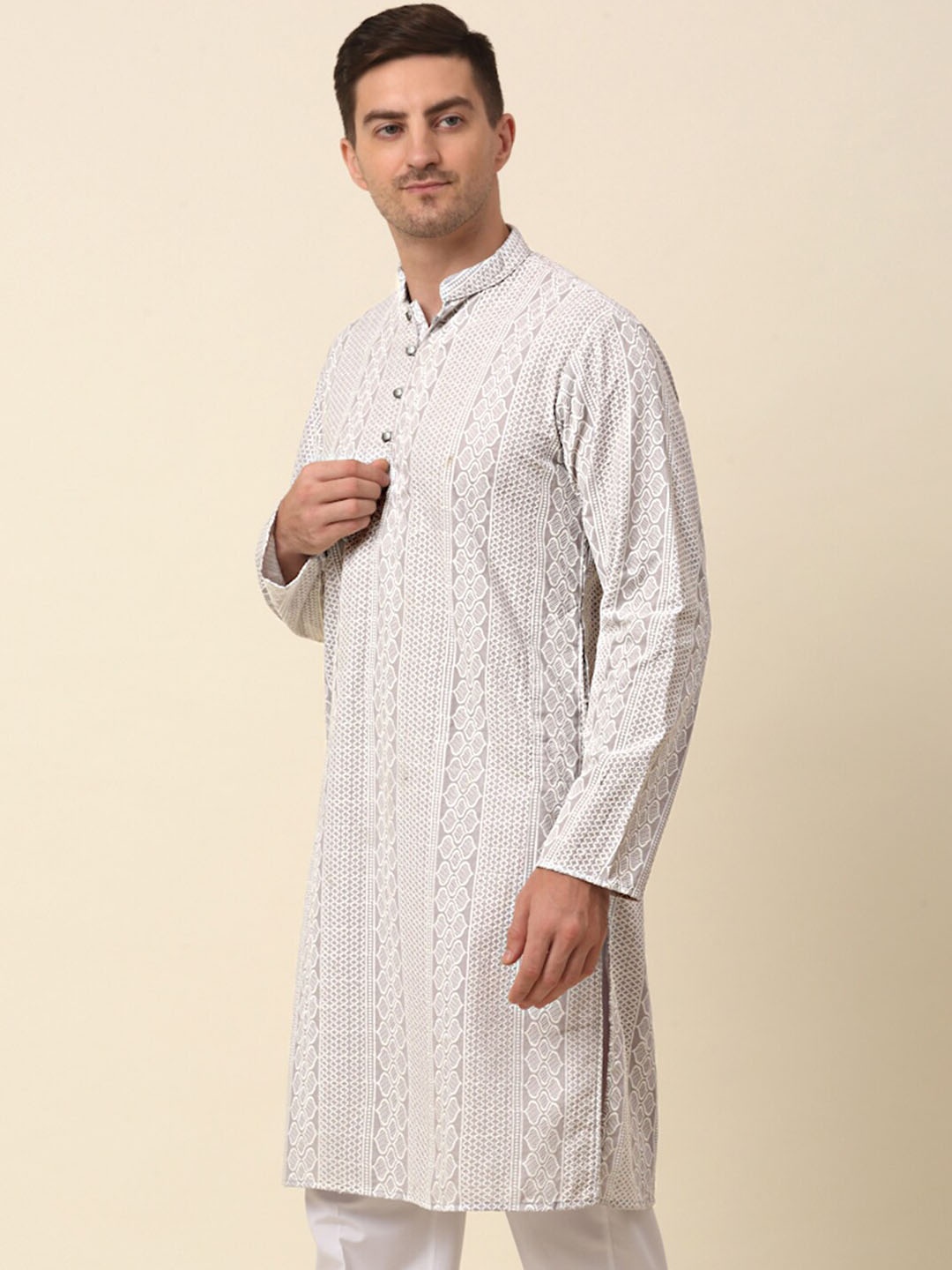 

Anouk Geometric Embroidered Mandarin Collar Thread Work Pure Cotton Straight Kurta, Grey