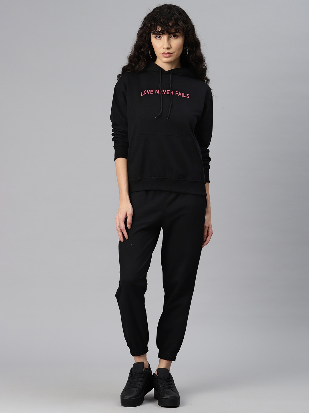 

Laabha Typography Printed Drop-Shoulder Sweatshirt with Joggers, Black