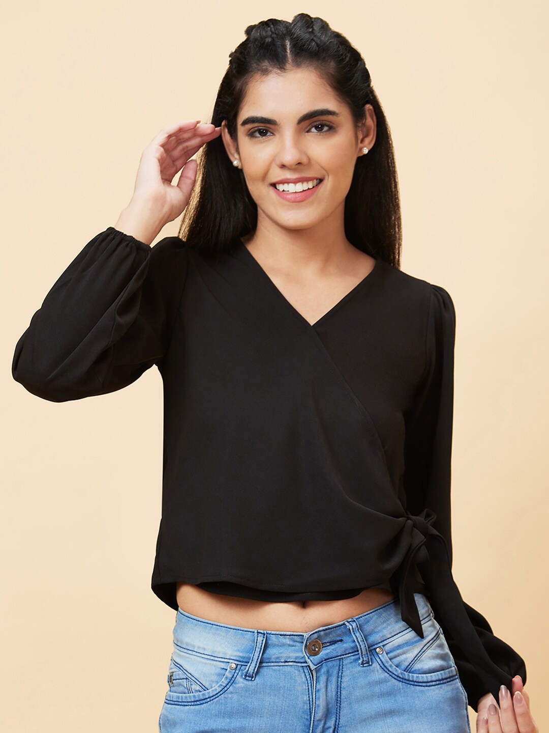 

Globus Black V-Neck Puff Sleeves Wrap Crop Top