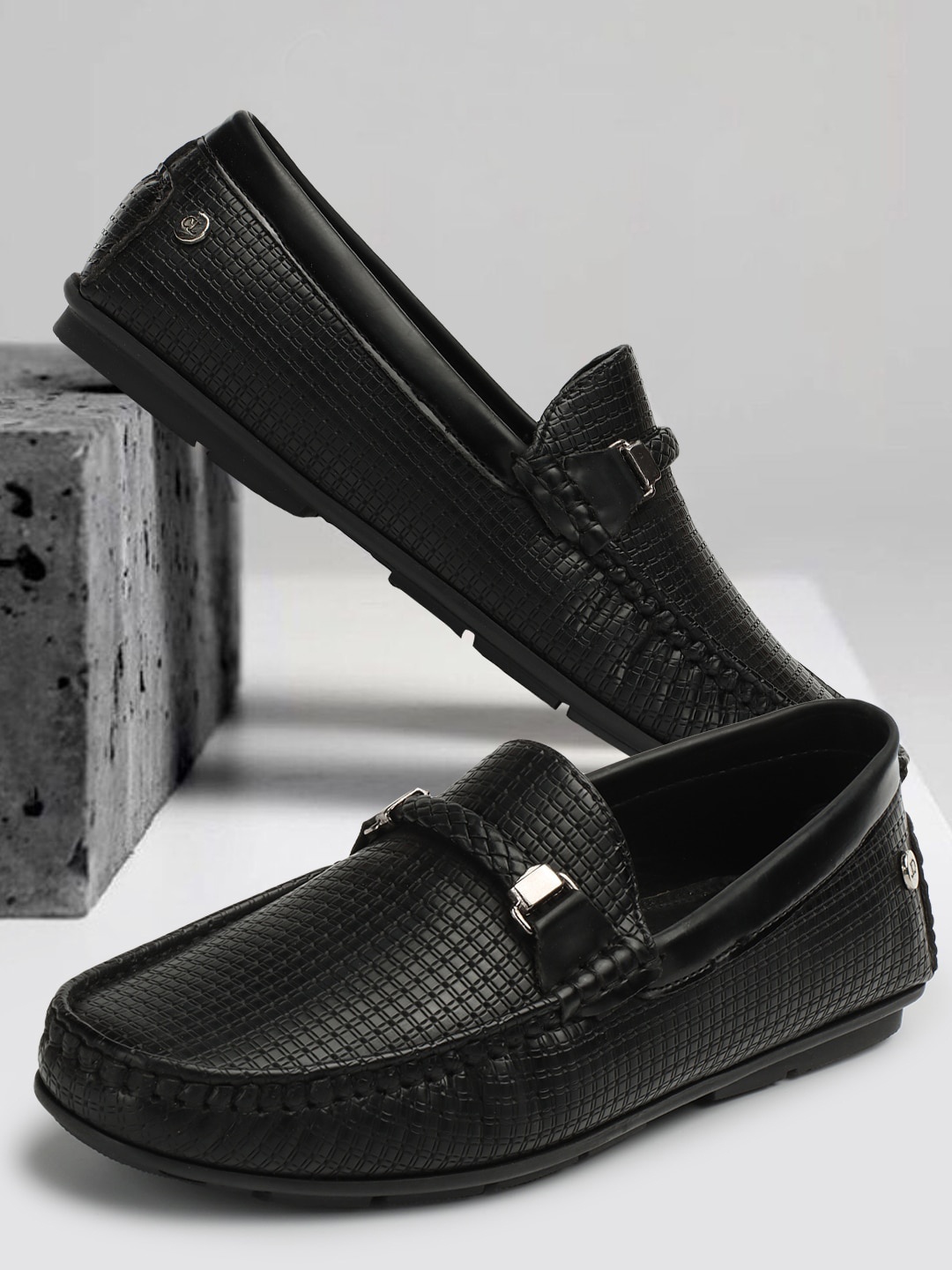 

Carlton London Men Lightweight Textured Comfort Insole Horsebit Loafers, Black