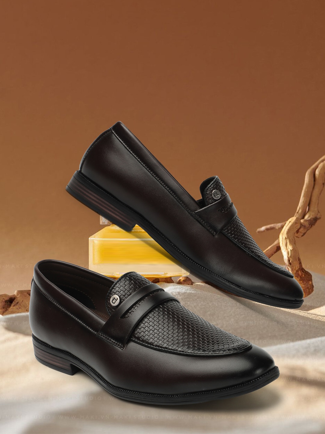 

Carlton London Men Textured Comfort Insole Penny Loafers, Coffee brown
