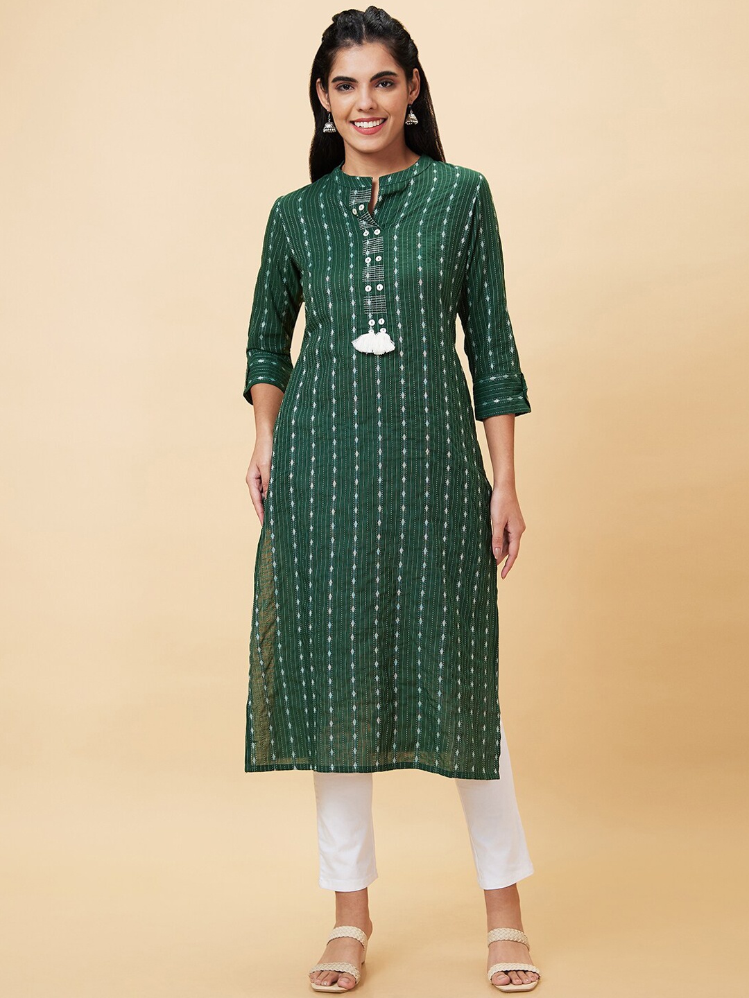 

Globus Green Geometric Printed Mandarin Collar Pure Cotton Straight Kurta