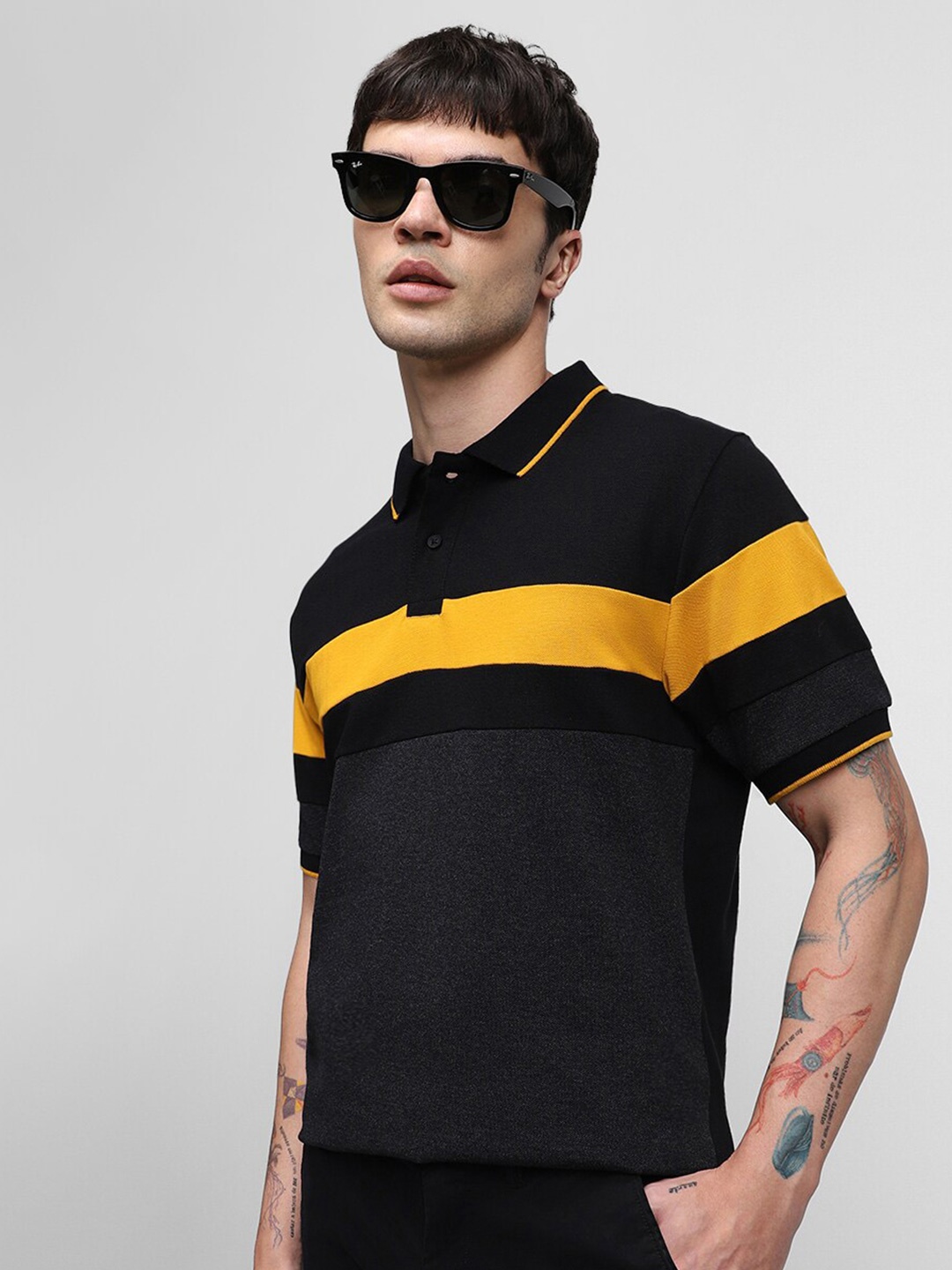 

Dennis Lingo Colourblocked Polo Collar Slim Fit Pure Cotton Casual T-shirt, Black