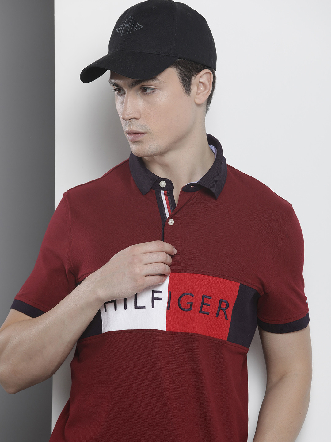 

Tommy Hilfiger Brand Logo Embroidered LIC TRAVIS SS POLO CF Polo Collar T-shirt, Maroon