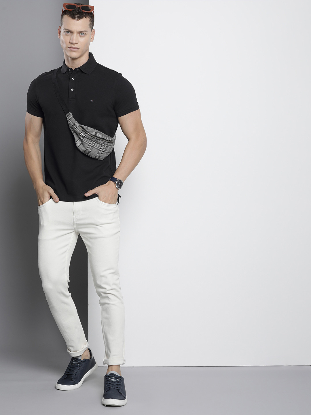 

Tommy Hilfiger Polo Collar Slim Fit Solid Casual T-shirt, Black