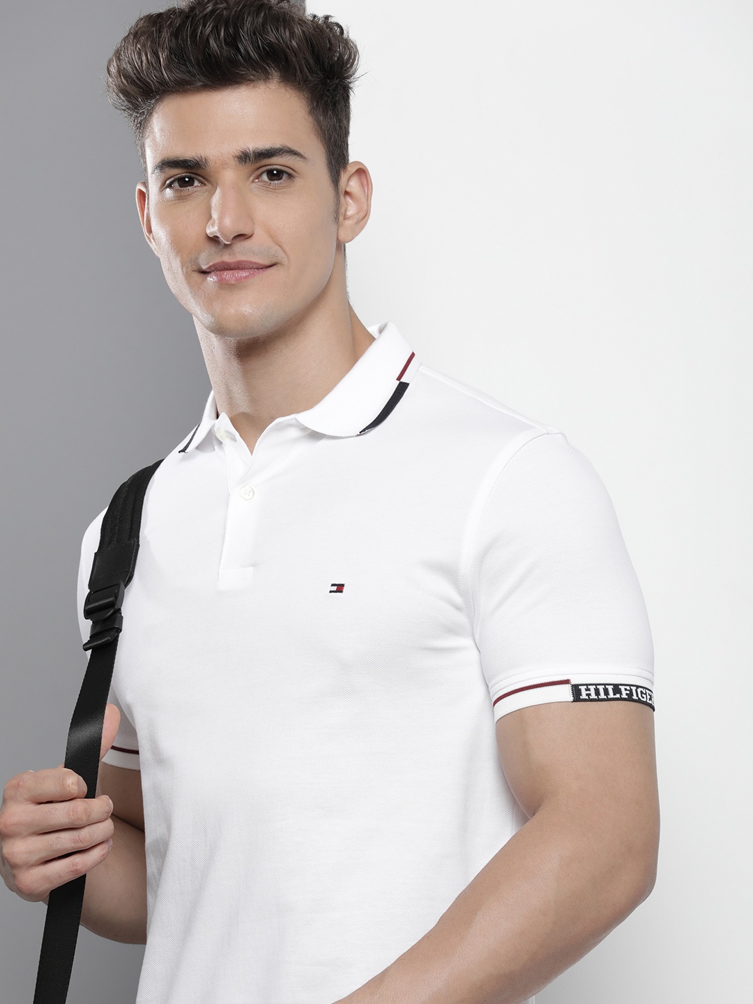 

Tommy Hilfiger Solid Slim Fit Casual T-shirt, White
