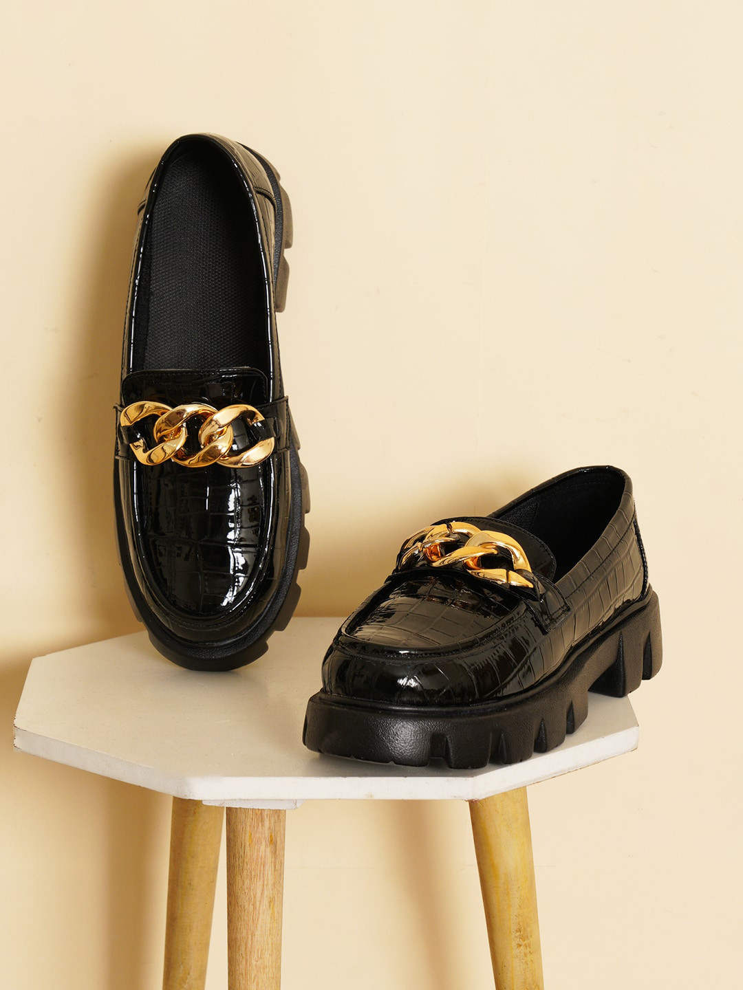 

HASTEN Women Embellished Lightweight Comfort Insole Horsebit Loafers, Black