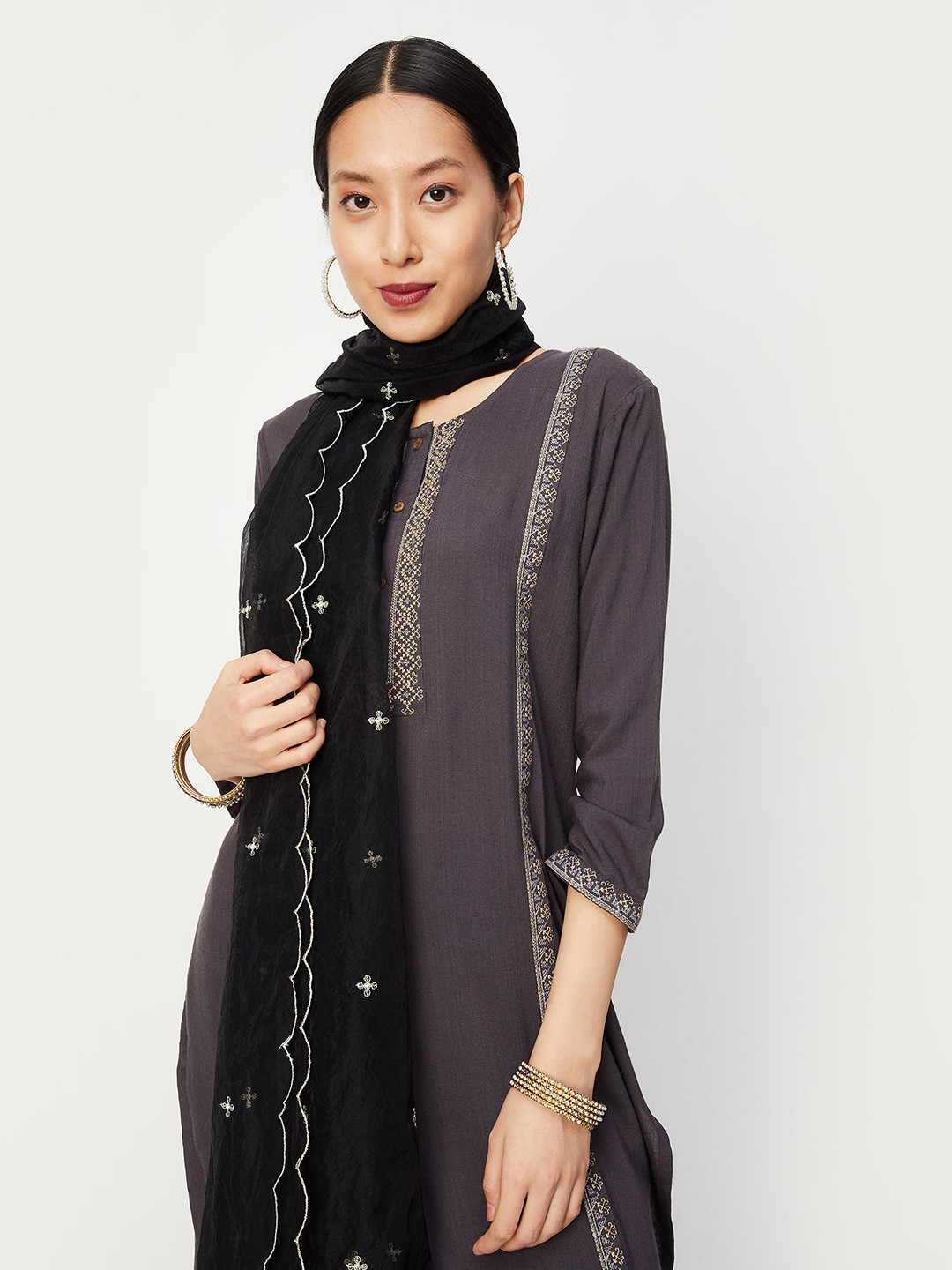 

max Embroidered Dupatta, Black