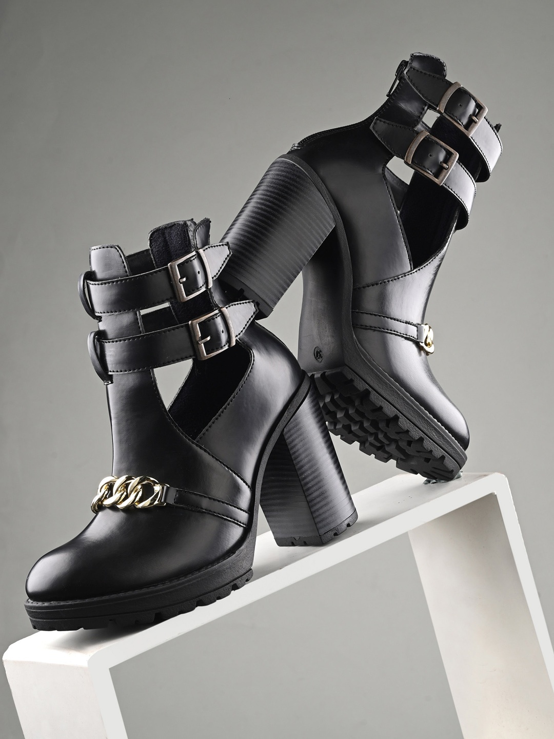 

El Paso Women Embellished Platform Heeled Cut-Out Detail Mid-Top Regular Boots, Black