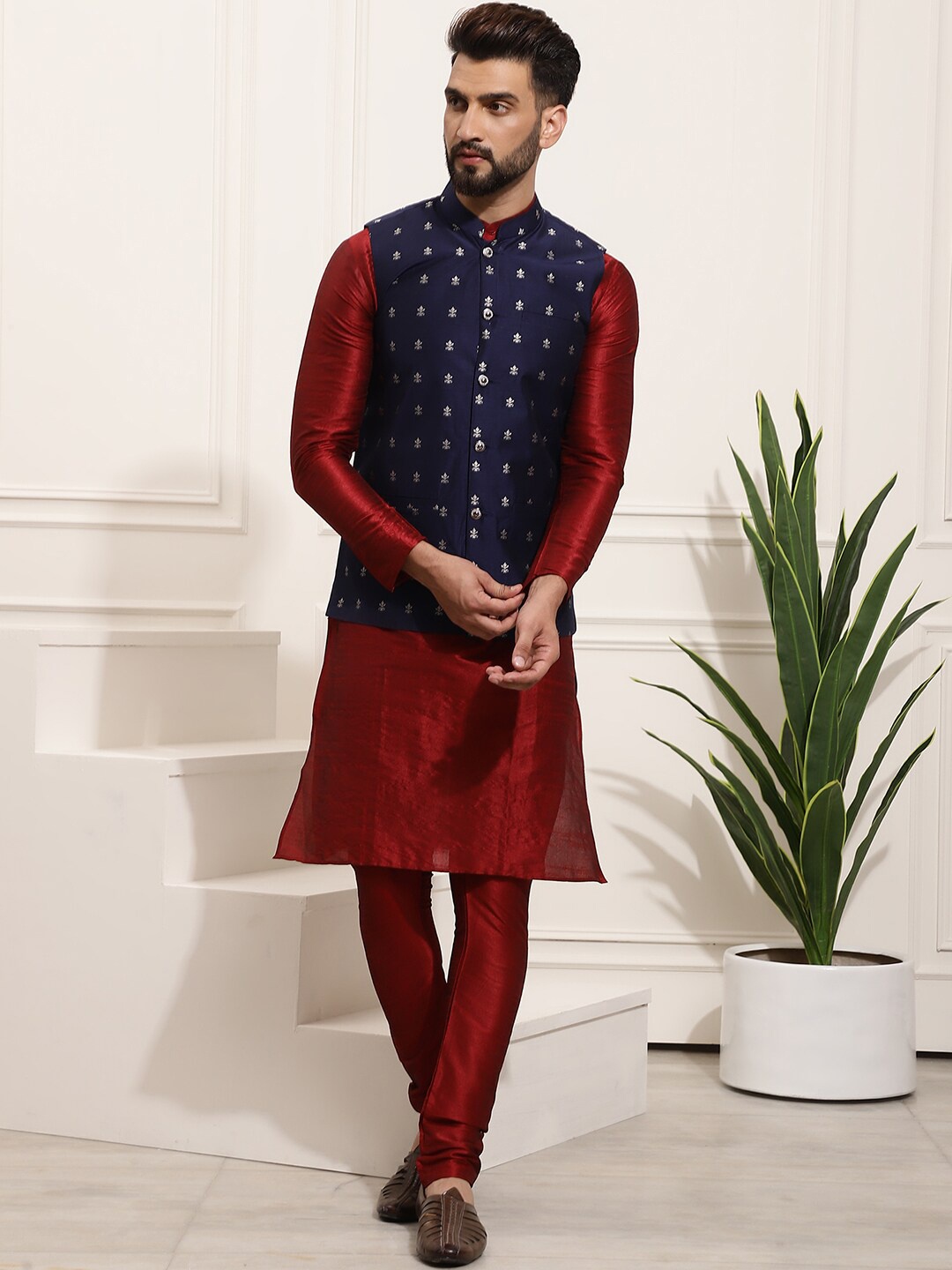 

SOJANYA Regular Kurta With Churidar & Nehru Jacket, Maroon
