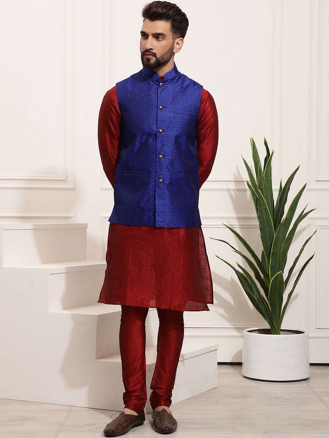 

SOJANYA Regular Kurta With Churidar & Nehru Jacket, Maroon