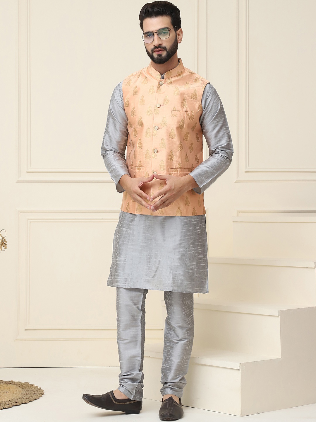 

SOJANYA Ethnic Print Mandrain Collra Kurta with Churidar & Nehur Jacket, Grey
