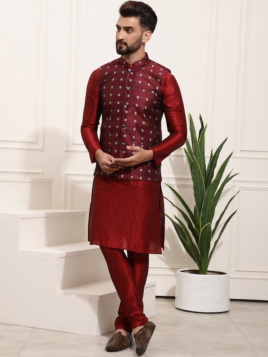 

SOJANYA Regular Kurta With Churidar & Nehru Jacket, Maroon