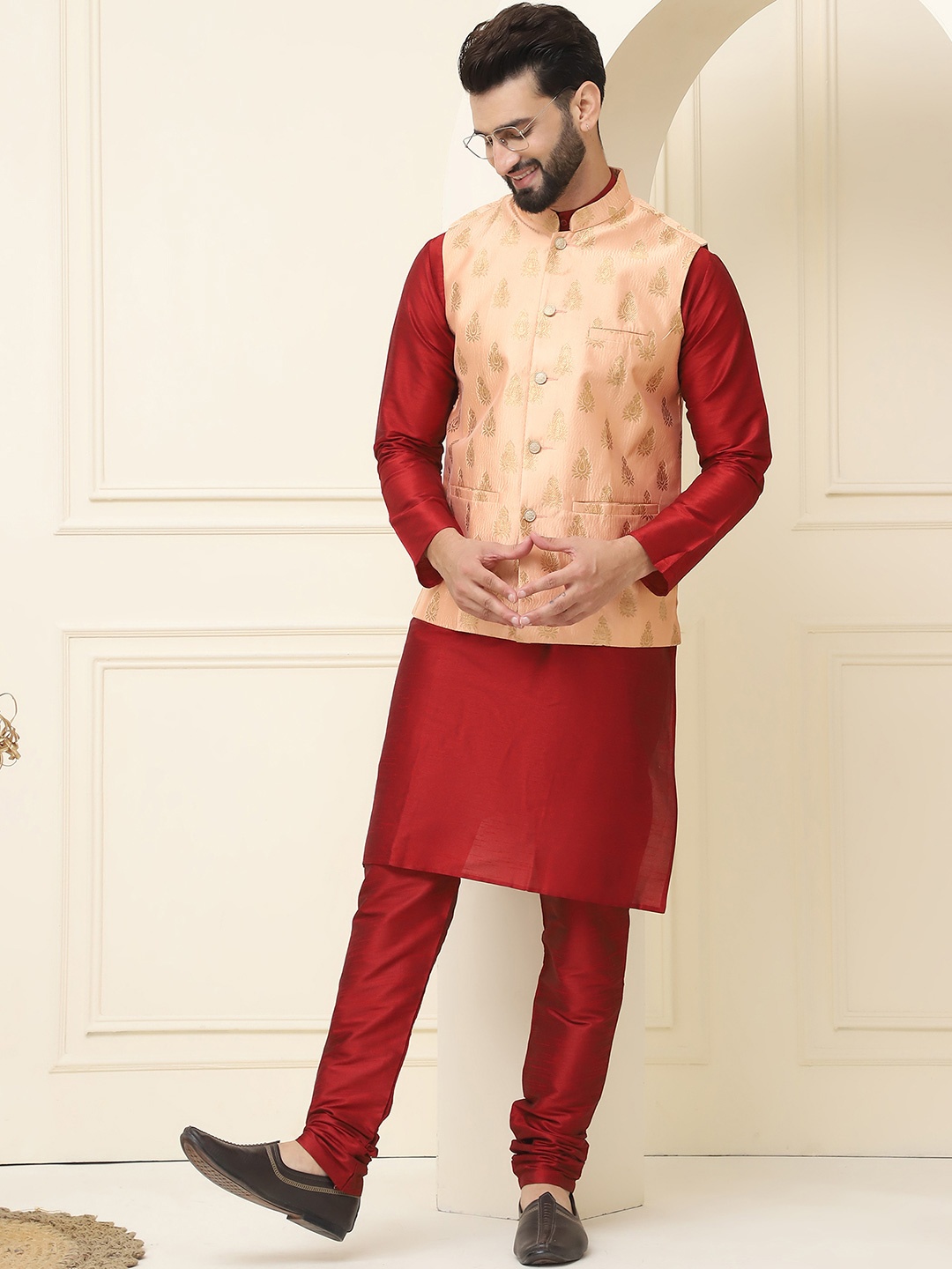 

SOJANYA Regular Kurta With Churidar & Nehru Jacket, Maroon