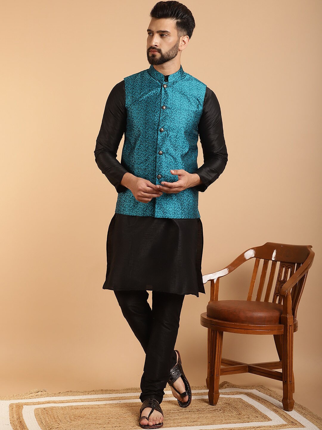 

SOJANYA Ethnic Print Mandrain Collar Kurta With Churidar & Nehur Jacket, Black