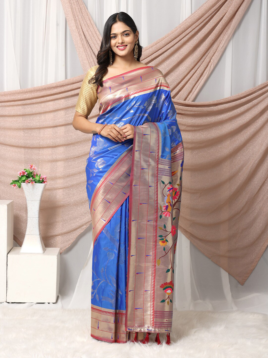 

VASTRANAND Woven Design Zari Paithani Saree, Blue