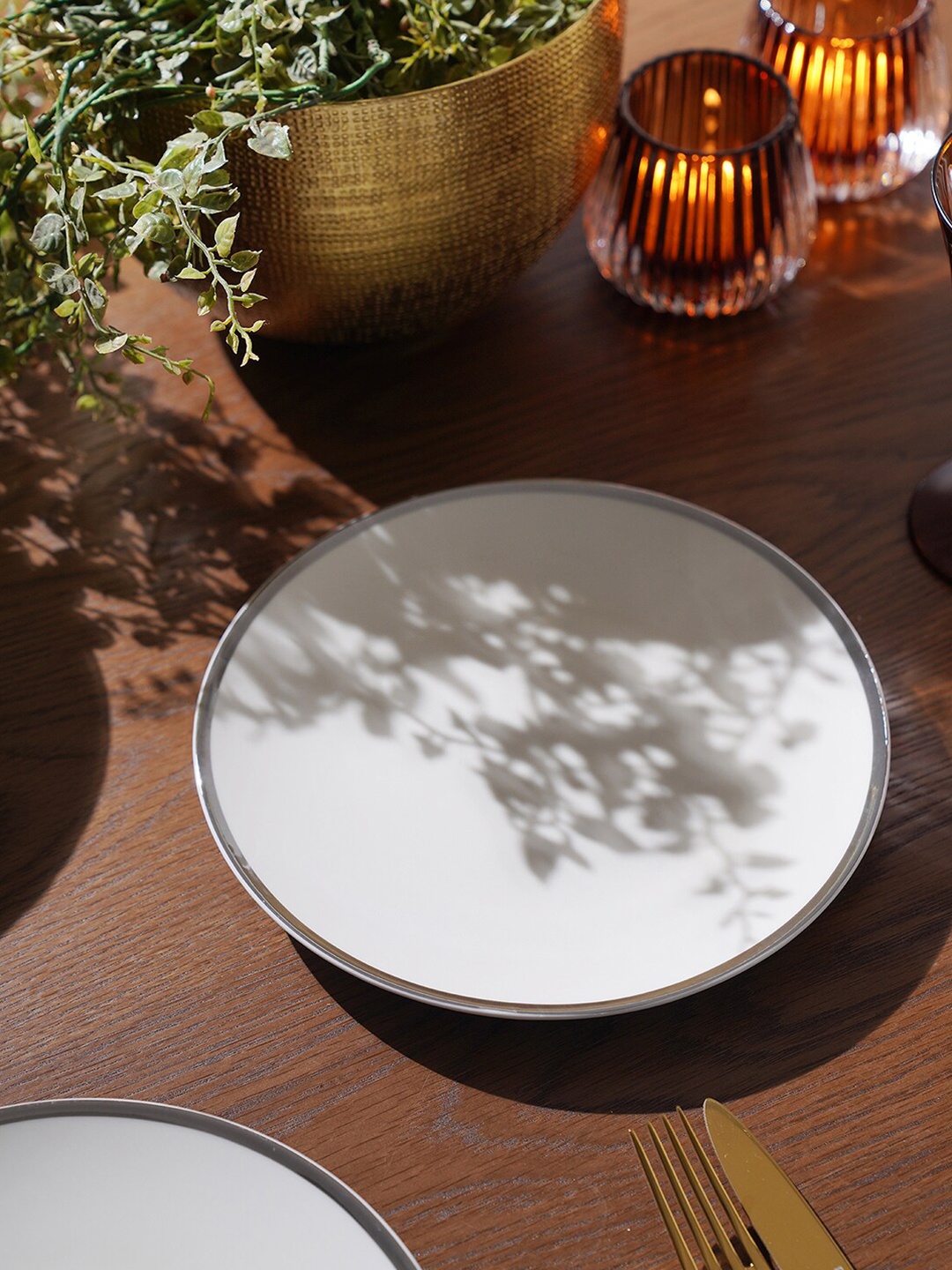 

Pure Home and Living White 2 Pieces Porcelain Glossy Plates
