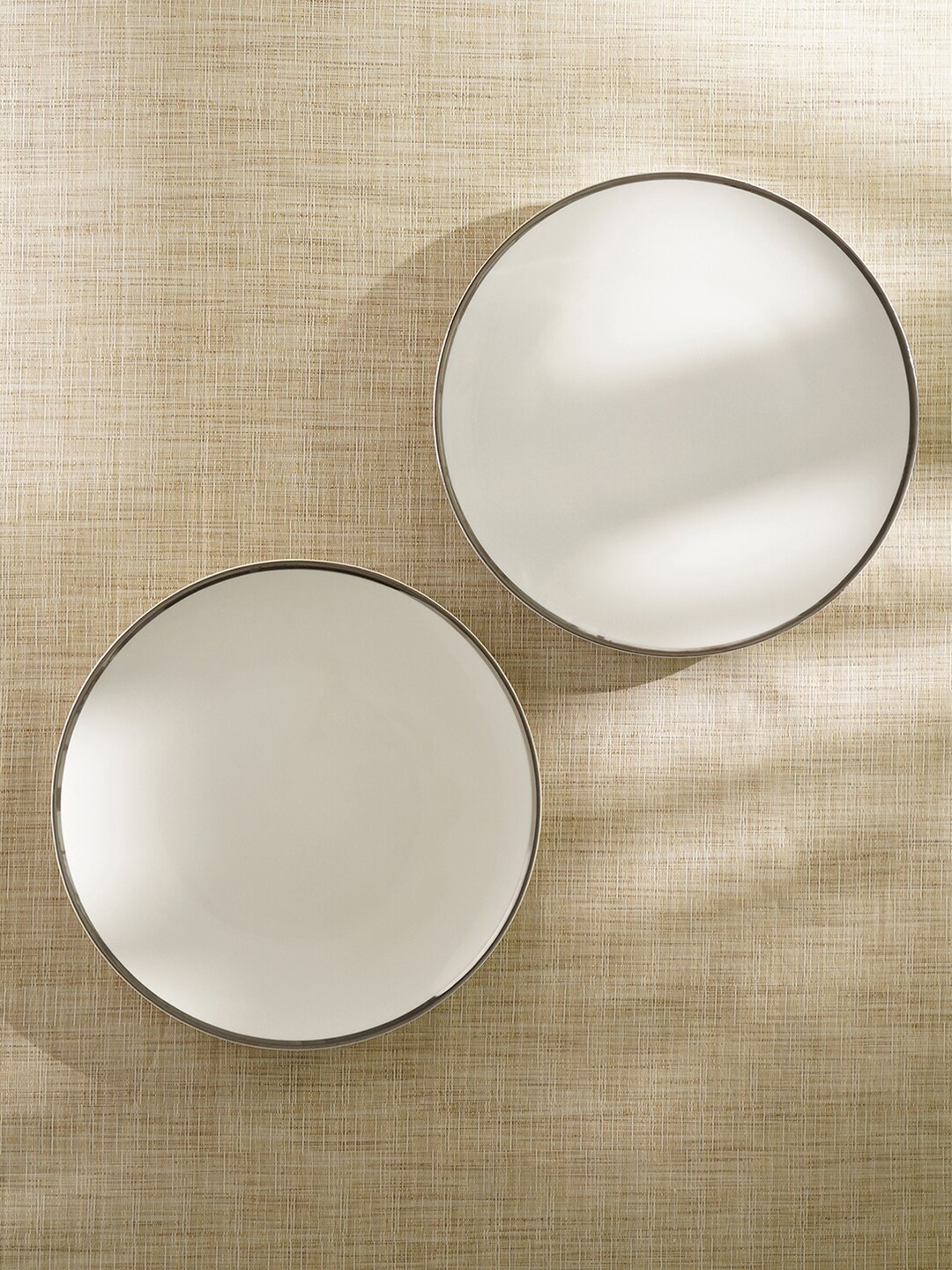 

Pure Home and Living White 2 Pieces Porcelain Matte Plates