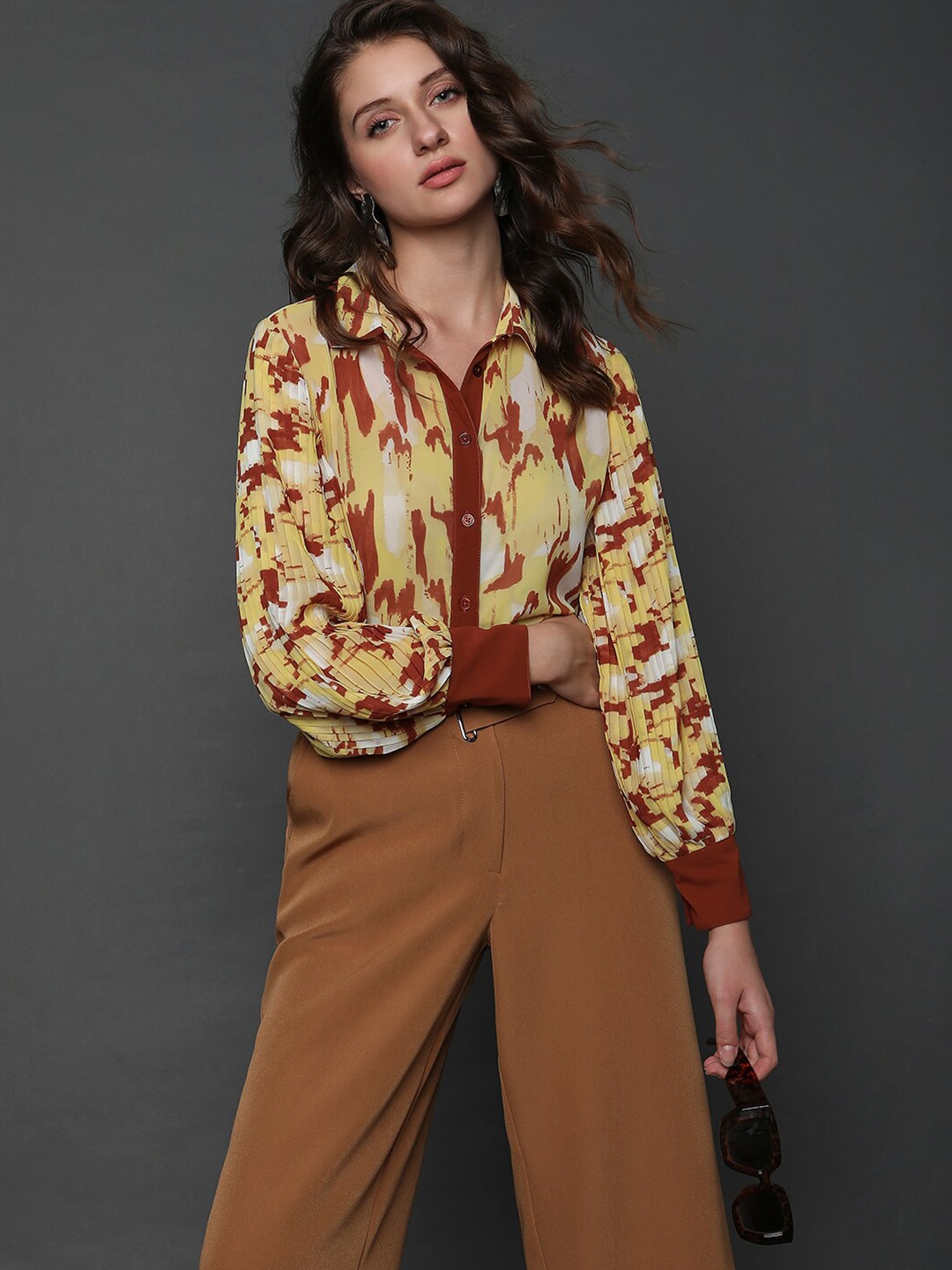 

Vero Moda Abstract Printed Puff Sleeves Regular Fit Casual Shirt, Yellow