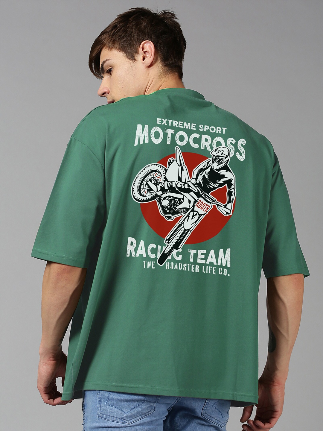 

Roadster Green & Red Typography Printed Oversized Fit Pure Cotton T-Shirt