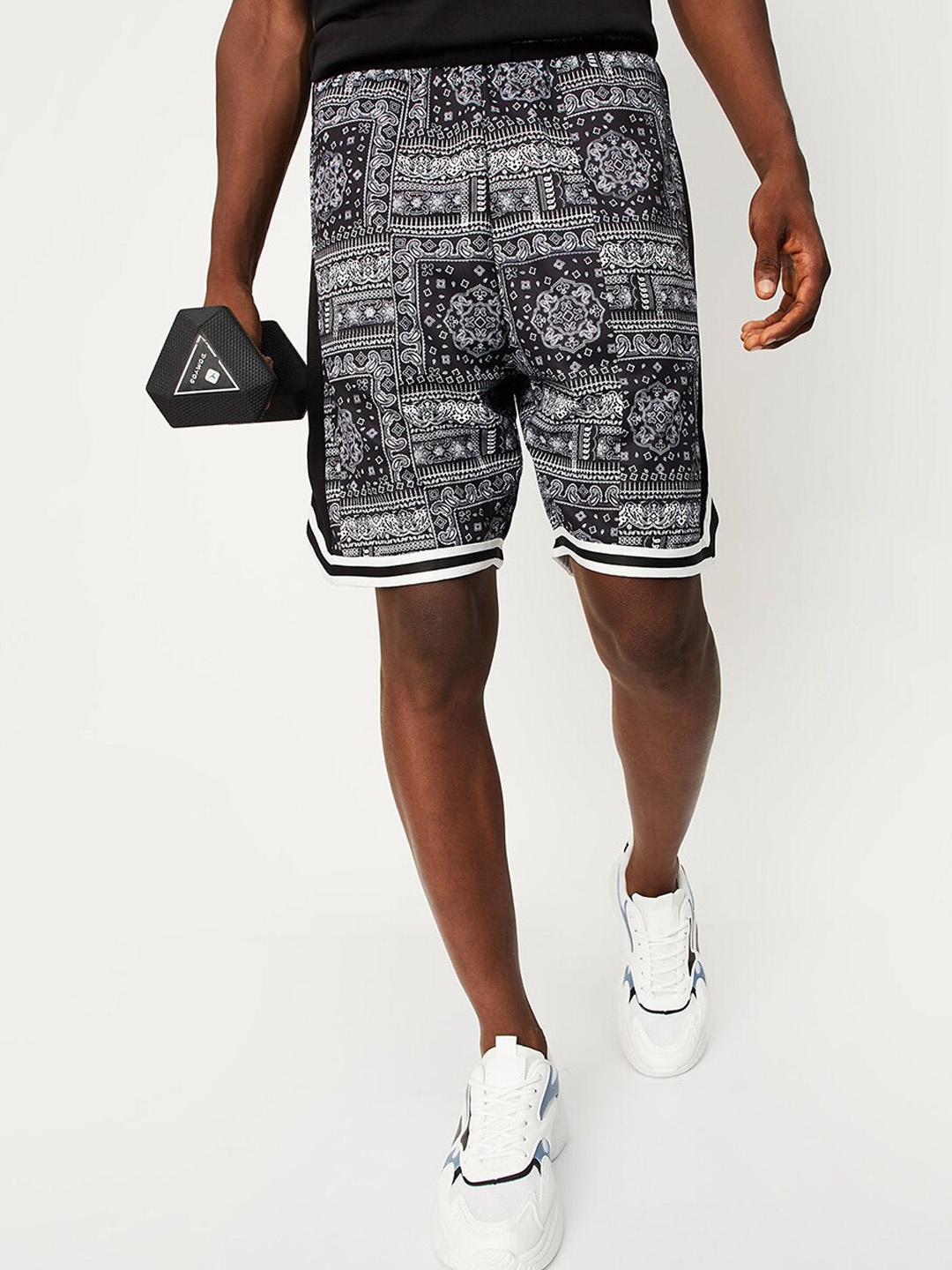 

max Men Ethnic Printed Sports Shorts, Black