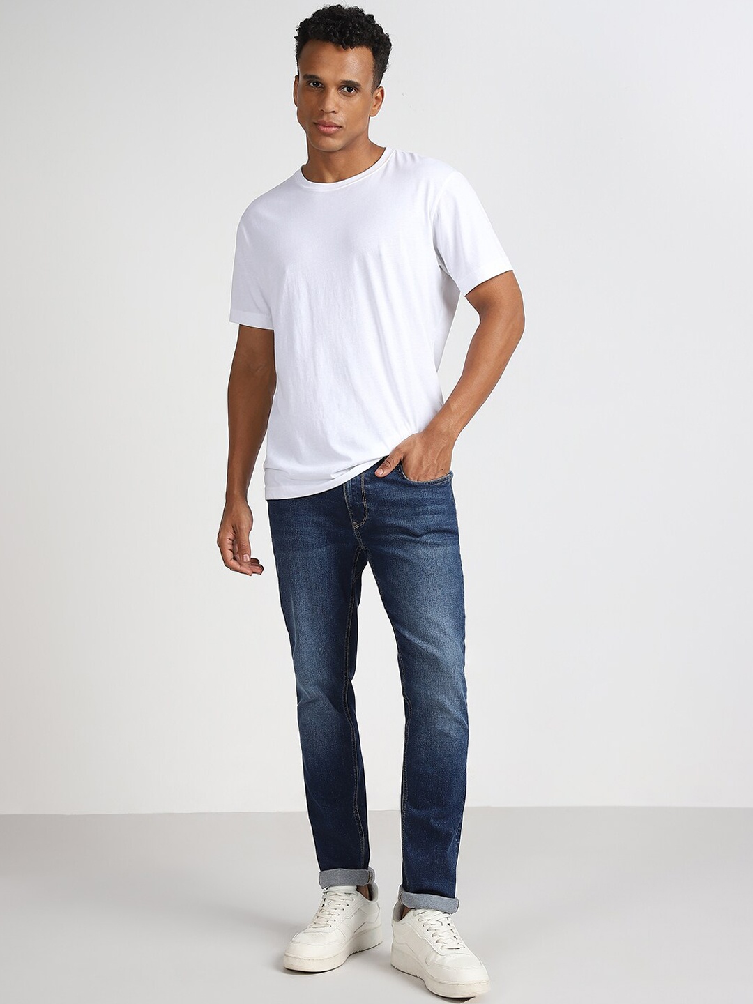 

Lee Men Bruce Skinny Fit Low Distress Light Fade Clean Look Cotton Jeans, Blue