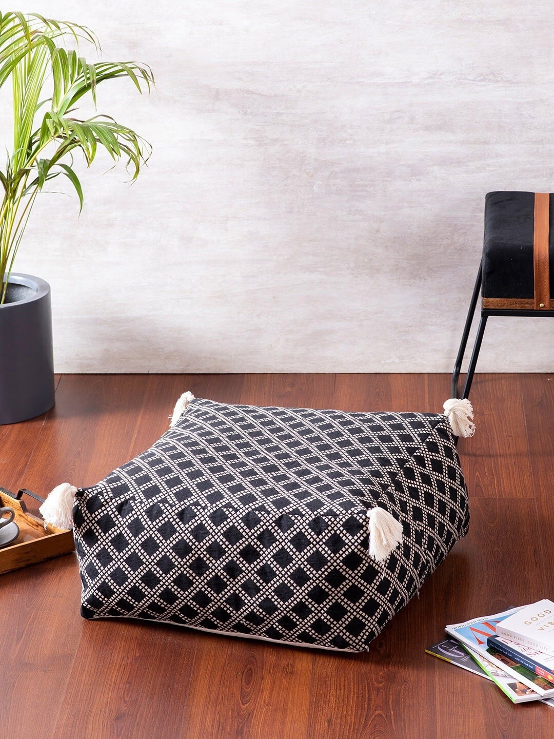 

nestroots Black & White Woven-Designed Cotton Cushions