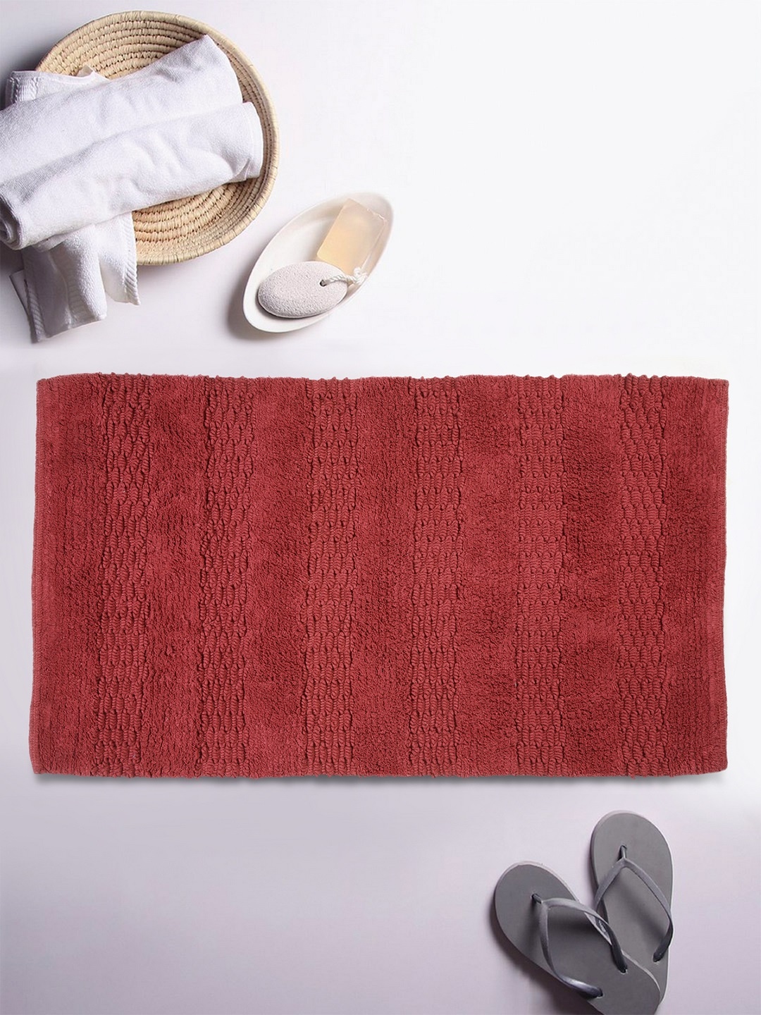 

ROMEE Brown Textured Rectangular Bath Rug, Red