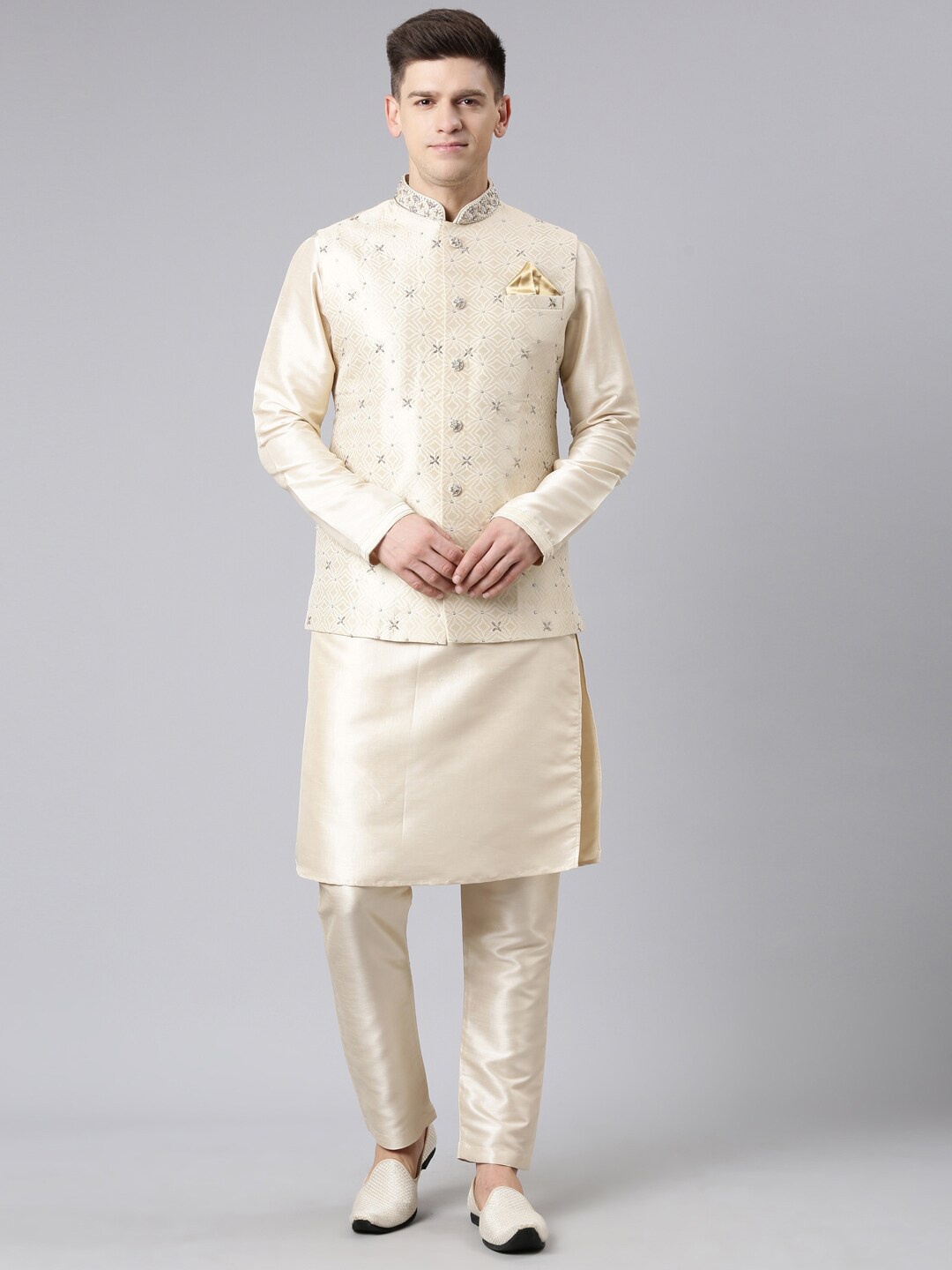 

TheEthnic.Co Regular Chanderi Silk Kurta With Pyjamas & Nehru Jacket, Off white