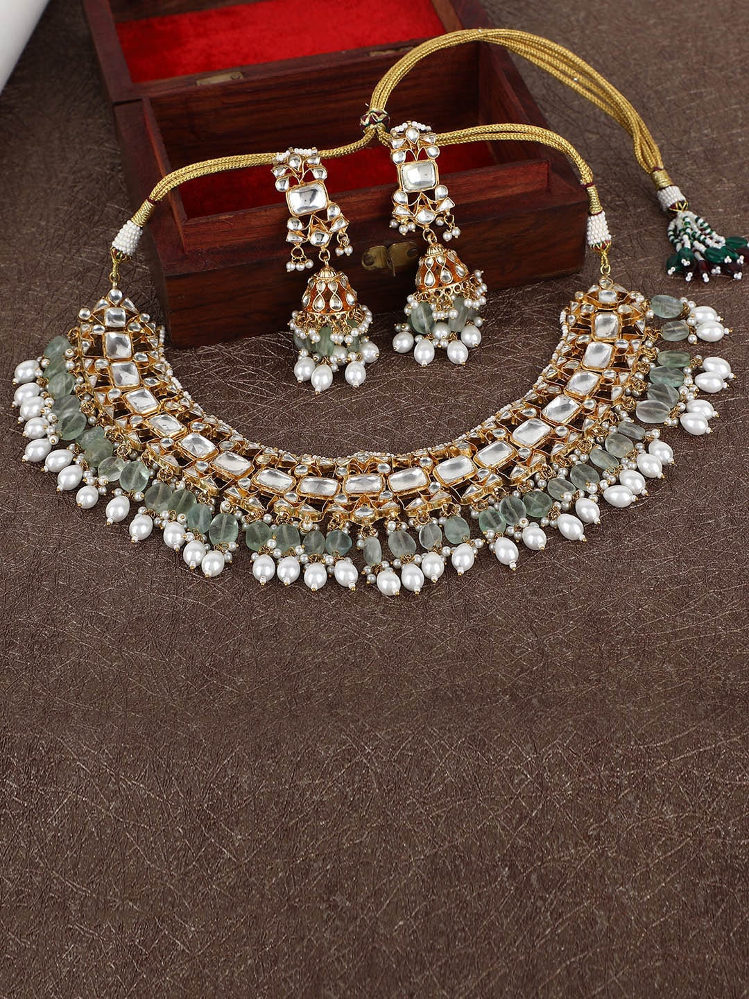 

AURAA Gold-Plated Kundan-Studded & Beaded Jewellery Set, Green