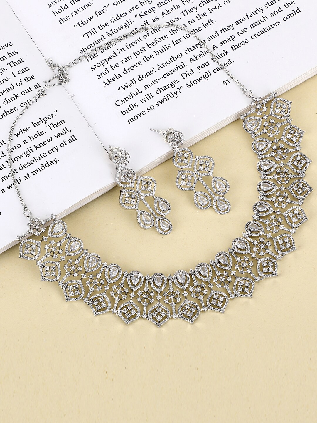 

AURAA TRENDS Rhodium-Plated AD-Studded Jewellery Set, Silver