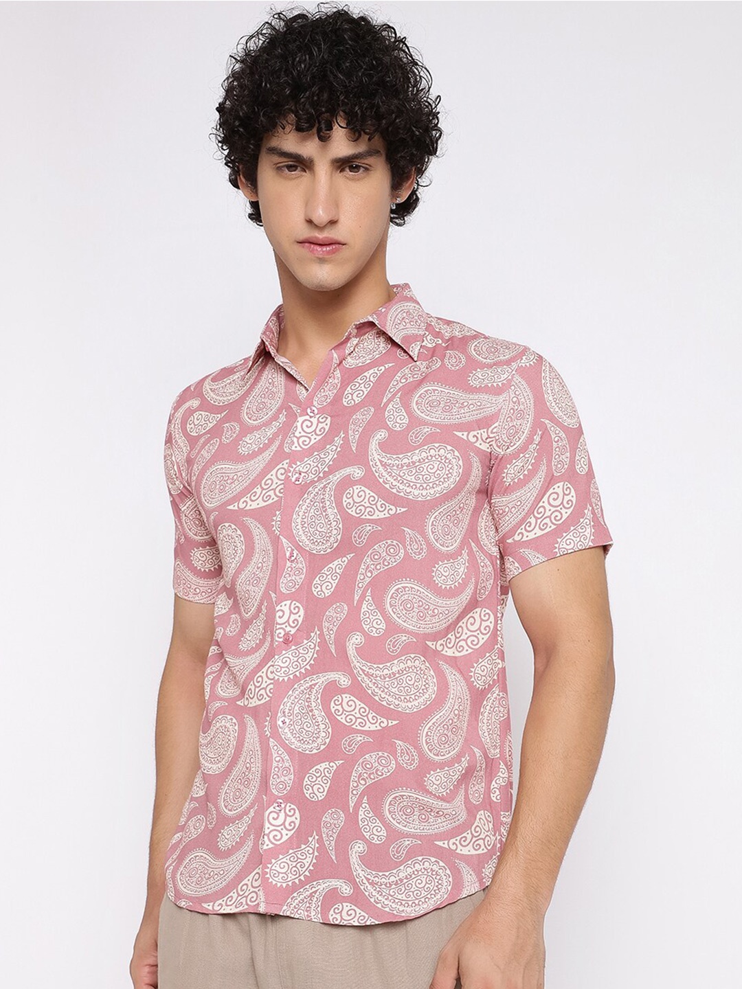 

Shurtz N Skurtz Relaxed Ethnic Motifs Printed Regular Fit Cotton Casual Shirt, Pink