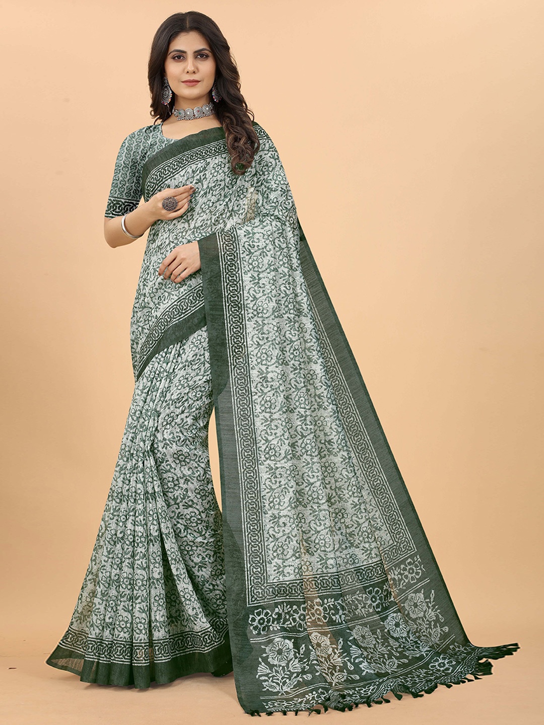 

Kiwie Floral Printed Linen Blend Saree, Green