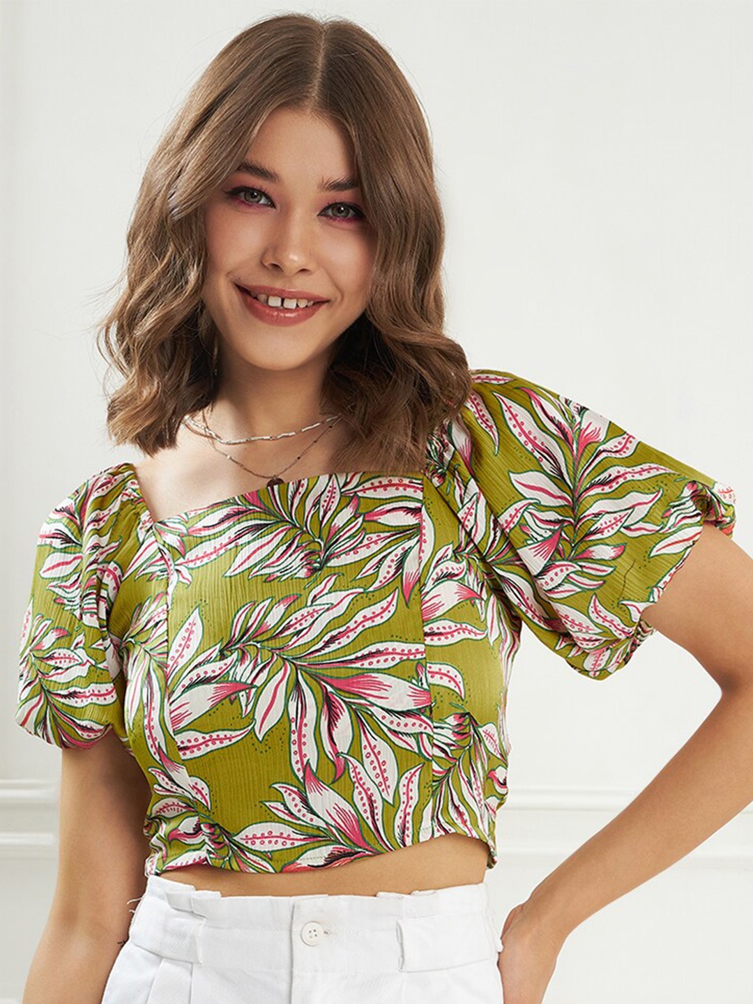 

KASSUALLY Green Tropical Printed Puff Sleeves Crop Top
