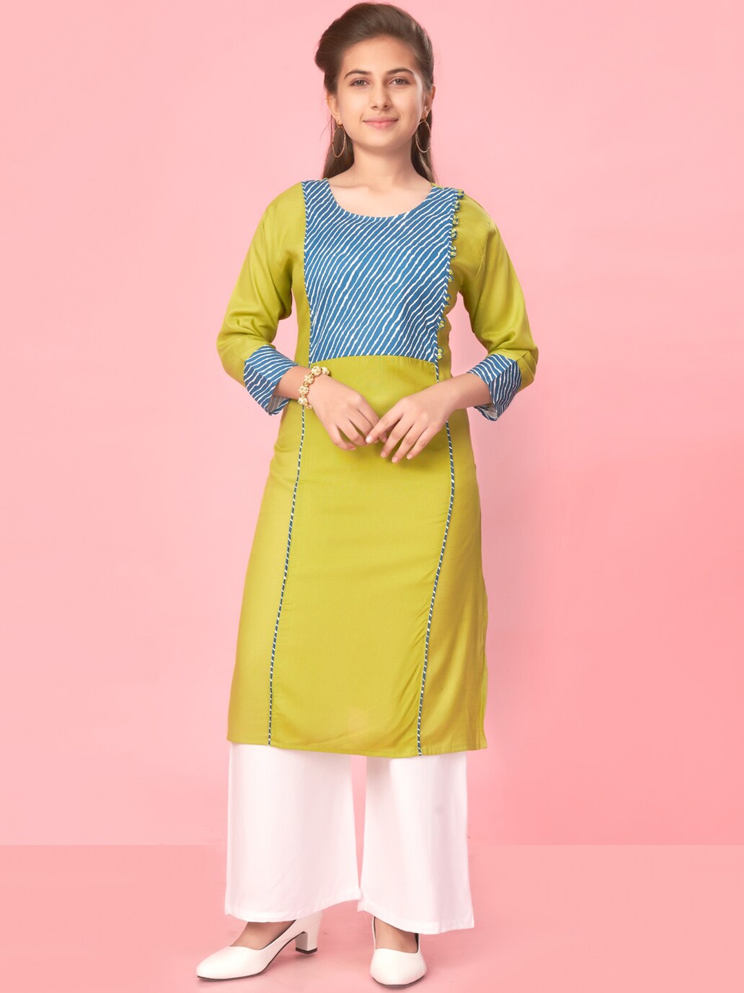 

BAESD Girls Scoop Neck Paneled Kurta, Lime green