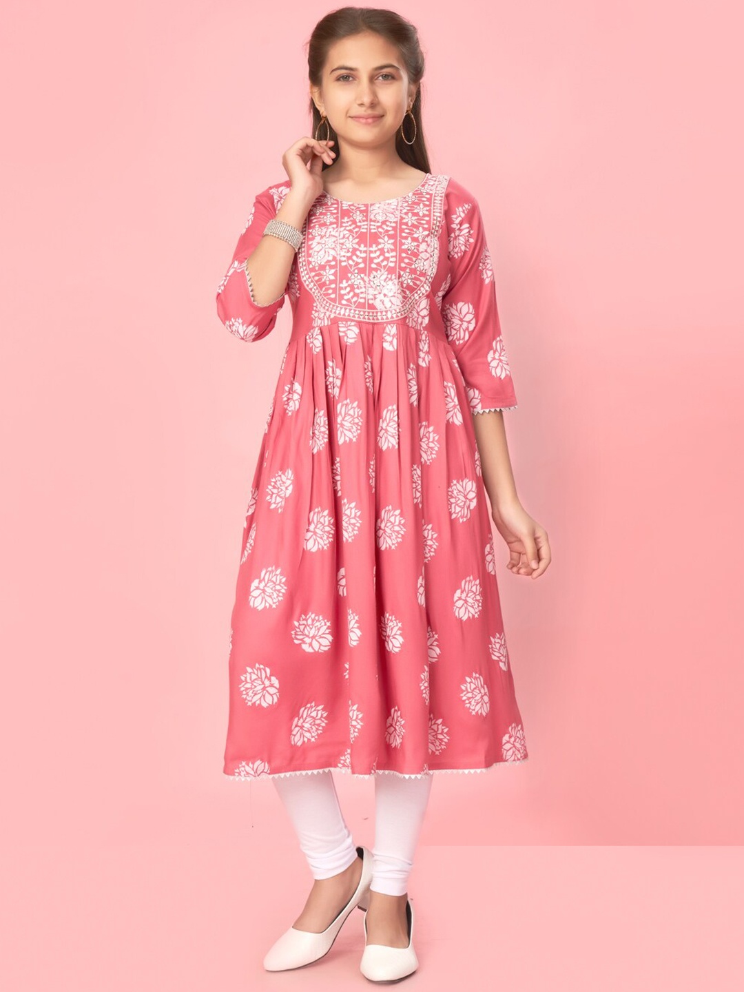 

BAESD Girls Floral Printed Scoop Neck Pleated Gotta Patti Anarkali Kurta, Pink