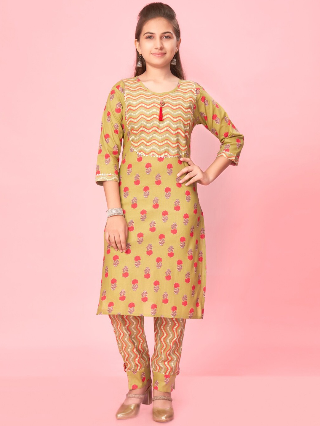 

BAESD Girls Floral Printed Gotta Patti Pure Cotton Kurta with Trousers, Mustard