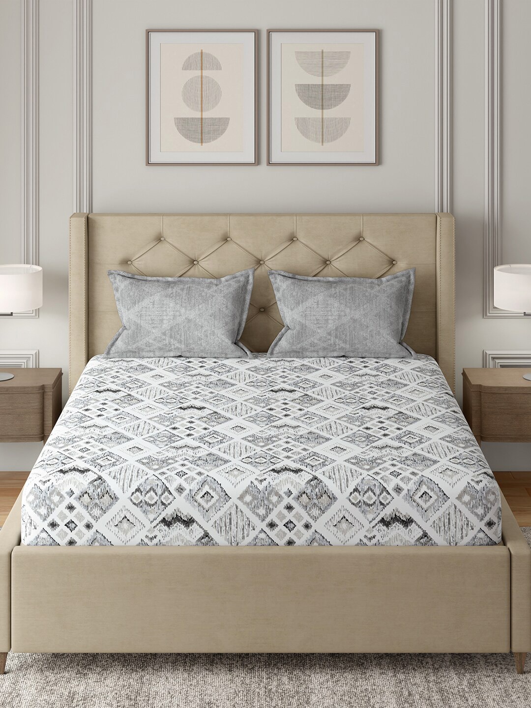

GM Grey & White Ethnic Motifs Cotton 144 TC King Bedsheet With 2 Pillow Covers