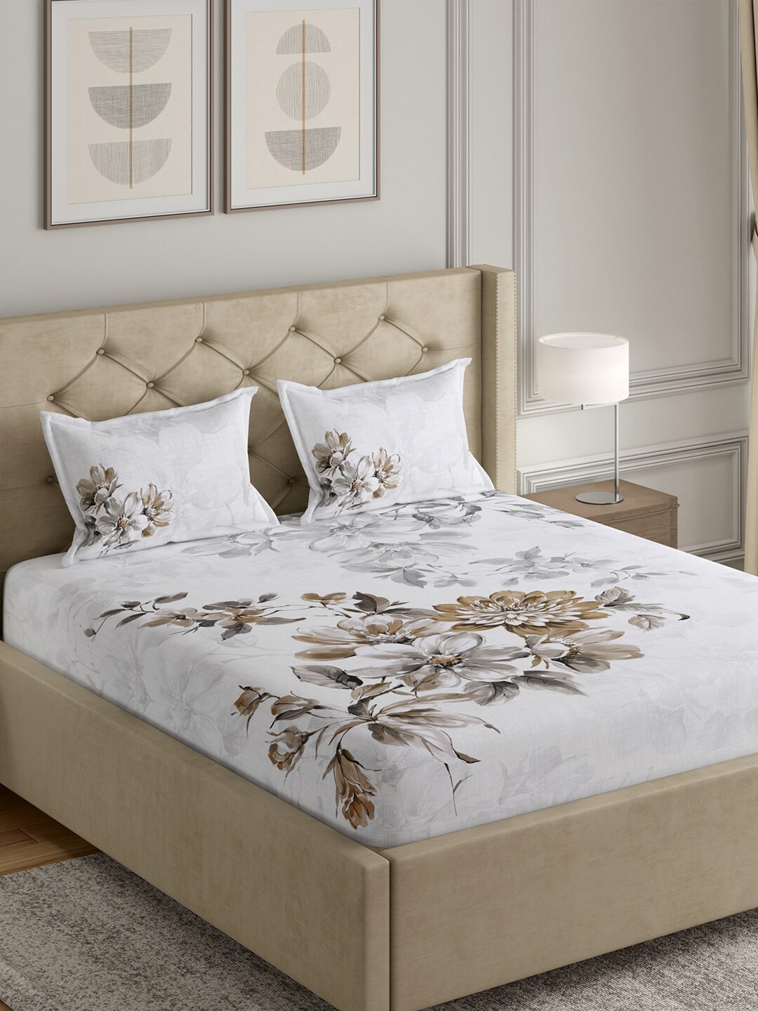 

GM White & Grey Floral Cotton 144 TC King Bedsheet with 2 Pillow Covers
