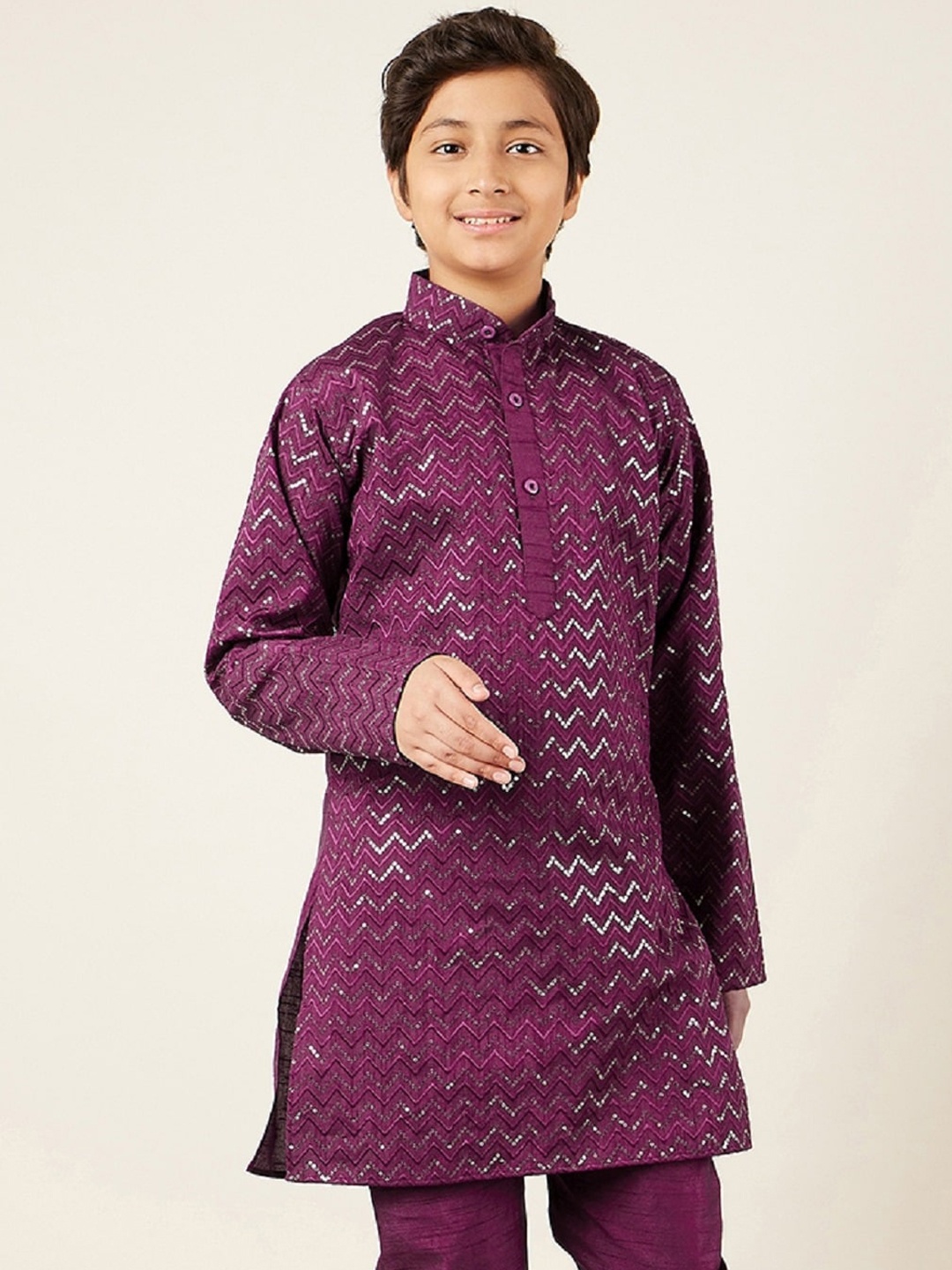 

Aj DEZInES Boys Embroidered Chevron Mandarin Collar Sequined Kurta, Purple