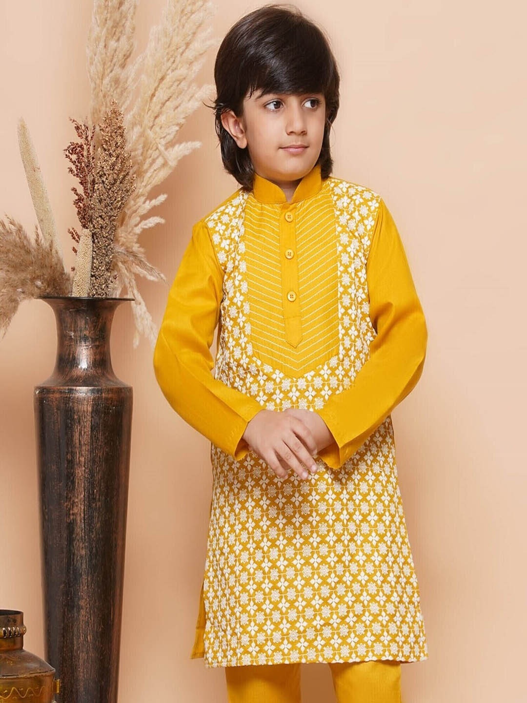 

Aj DEZInES Boys Ethnic Motifs Printed Kurta, Mustard