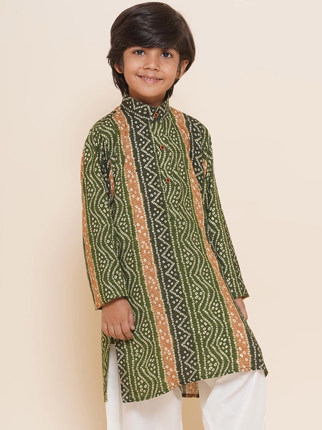 

Aj DEZInES Boys Bandhani Printed Band Collar Long Sleeves Pure Cotton Kurta, Green