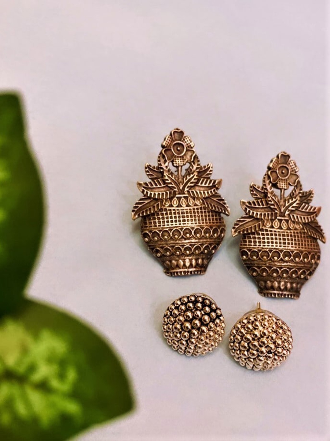 

ATIBELLE Set Of 2 German Silver Silver-Plated Contemporary Studs Earrings