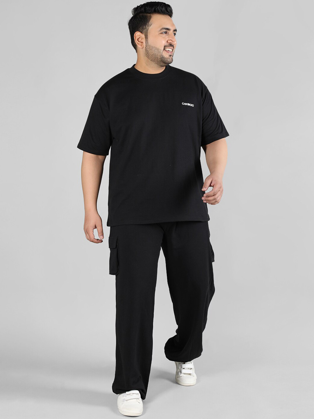 

CHKOKKO Plus Size Round-Neck T-Shirt With Track Pants, Black