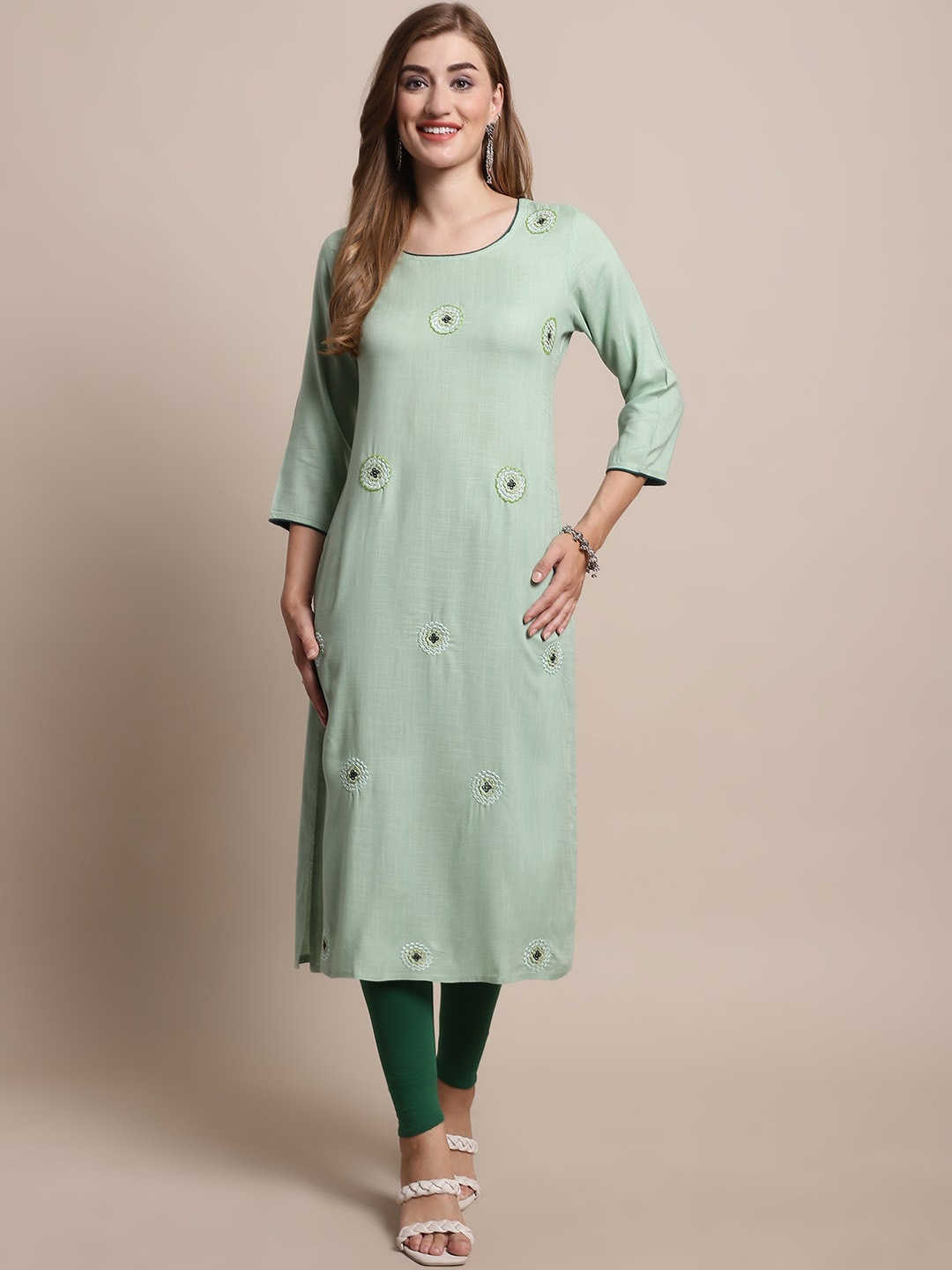 

Katn India Green Floral Embroidered Round Neck Regular Kurta