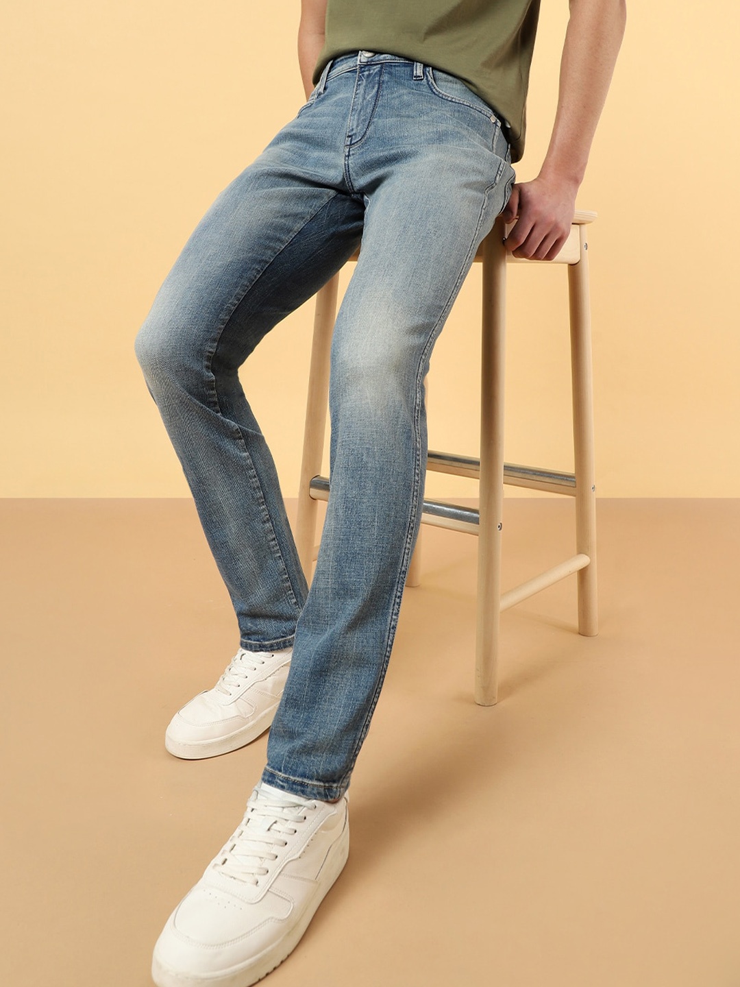 

Wrangler Men Low-Rise Skanders Slim Fit Stretchable Jeans, Blue